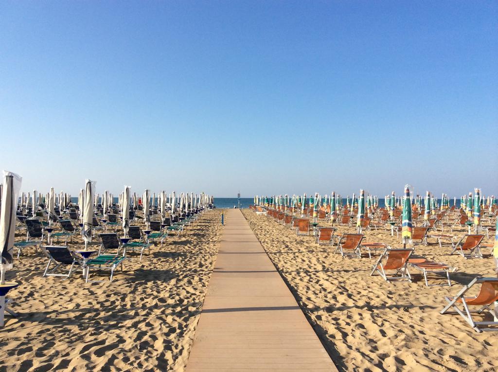 Appartamenti Mirella Bibione Extérieur photo
